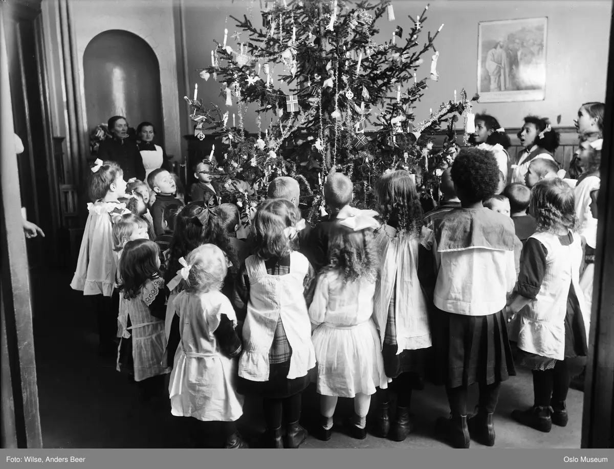 Frelsesarmeens juletrefest. - Oslo Museum / DigitaltMuseum