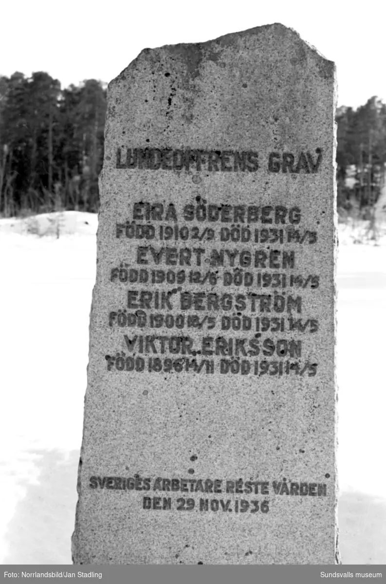 På Gudmundrå kyrkogård i Kramfors är fyra av offren från Ådalen 1931 (Erik Bergström, Viktor Eriksson, Evert Nygren och Eira Söderberg) begravda i en gemensam grav.