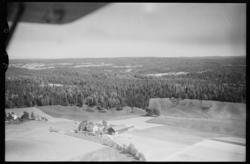 Gården Skaug søndre gnr. bnr. 114/1 i Hobøl, ca. 1955.