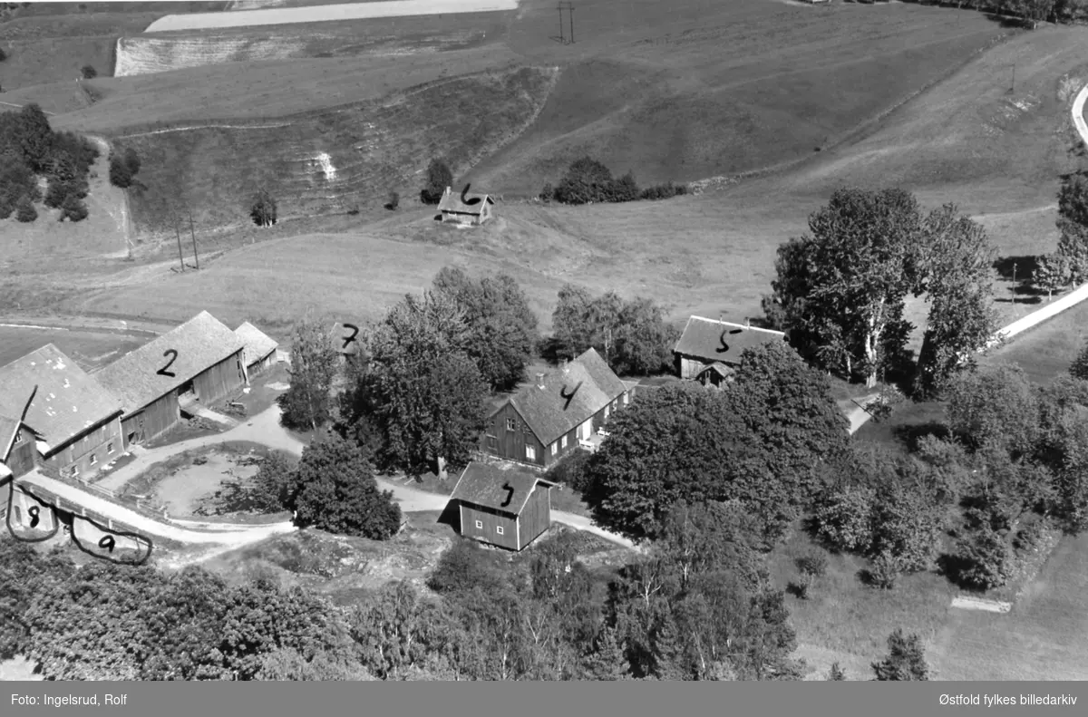 Gården Berg i Eidsberg, flyfoto 26. juni 1956.