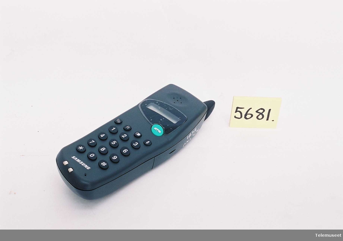 Trådløs telefon model:
Samsung: SP-R919N
Nr: R919H1NF900039
Godkjenning av statens teleforvaltning.
NO 96000165-R
Batteriet mangler
