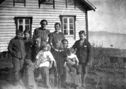 Johan og Johanne Stave med familie