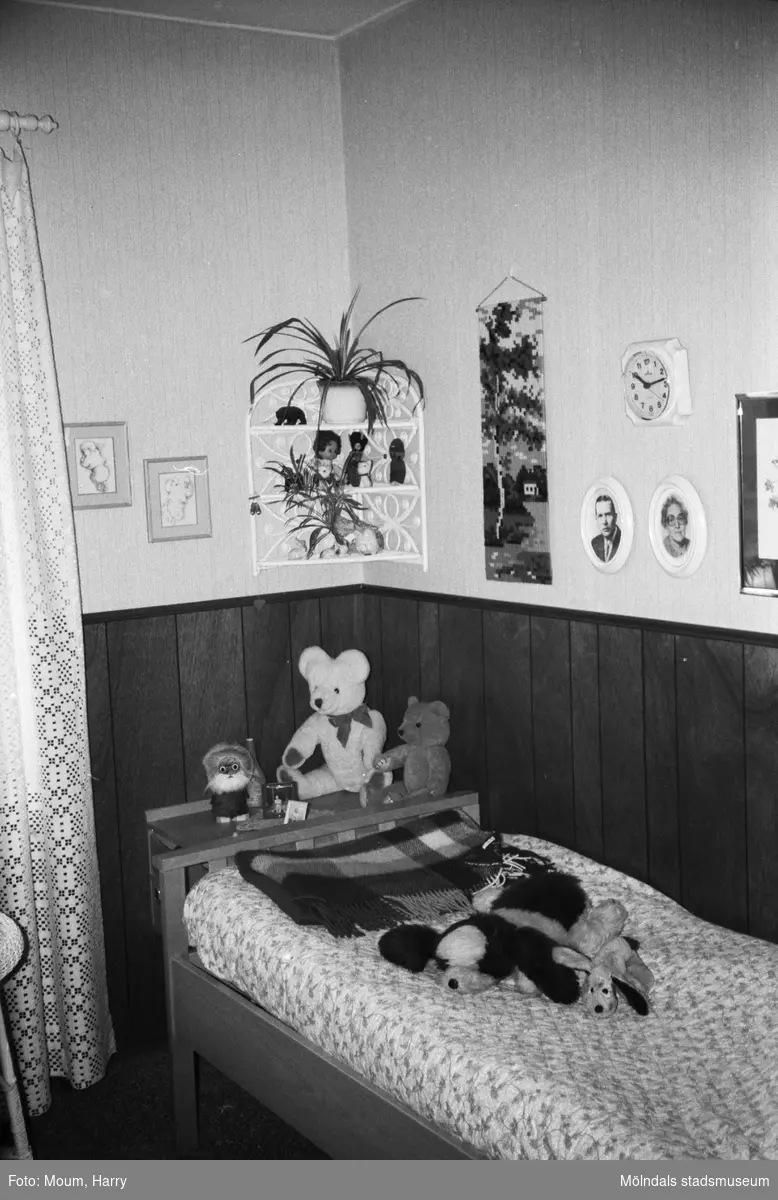 Sovrum på Sagåsens vårdhem i Kållered, år 1983.