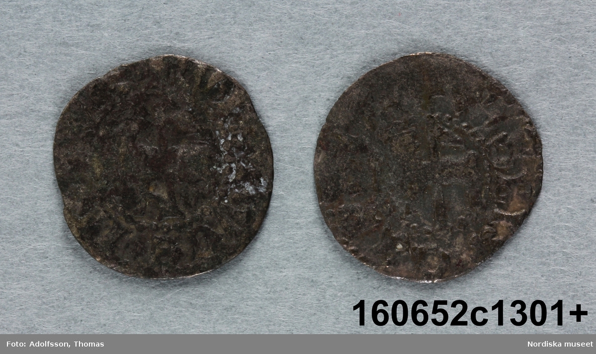 1 örtug s.k. gote, silver starkt kopparhaltigt, 2 st, utgivna ca 1420-1450 av okänd myntherre på Gotland, Visby.