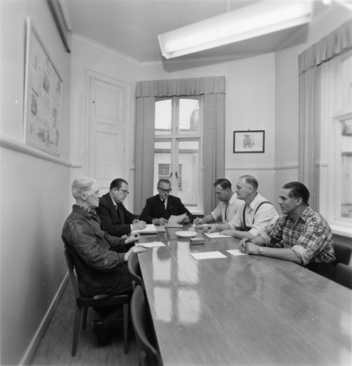 Förhandlingsdelegationen.
Tage Bernardtz, ingenjör Nils Cederhök, överingenjör William Tibell, Ture Nilsson, Rolf Andersson, Karl Magnusson.