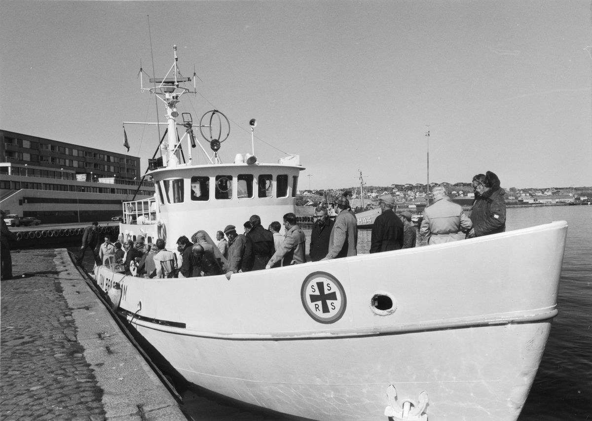 Fartyg: DAN BROSTRÖM                  Bredd över allt 6,90 meterRederi: SjöräddningssällskapetByggår: 1967Varv: AB Åsiverken, Åmål.Övrigt: Donerad av fru Anna-Ida Broström och Broströmskoncernen.