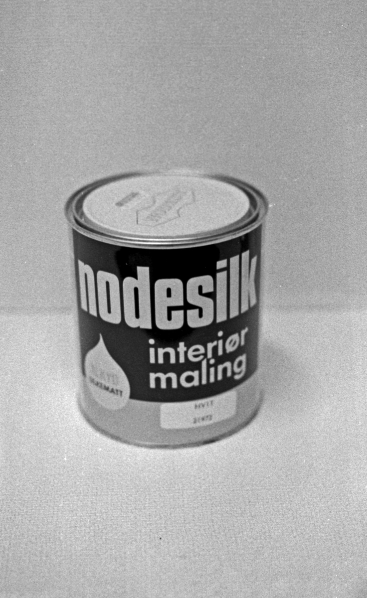 Samvirkelaget. Anonsebilder. 20/11-1972. Assortert vareutvalg. Interiør.