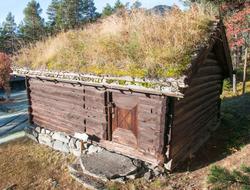 Raunsgardstugu fra Raunsgard i Ustedalen, kårstugu