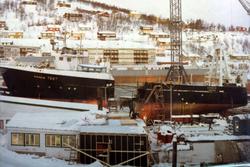 Tråleren "Vikheim" på slipp ved Nielsenverkstedet.