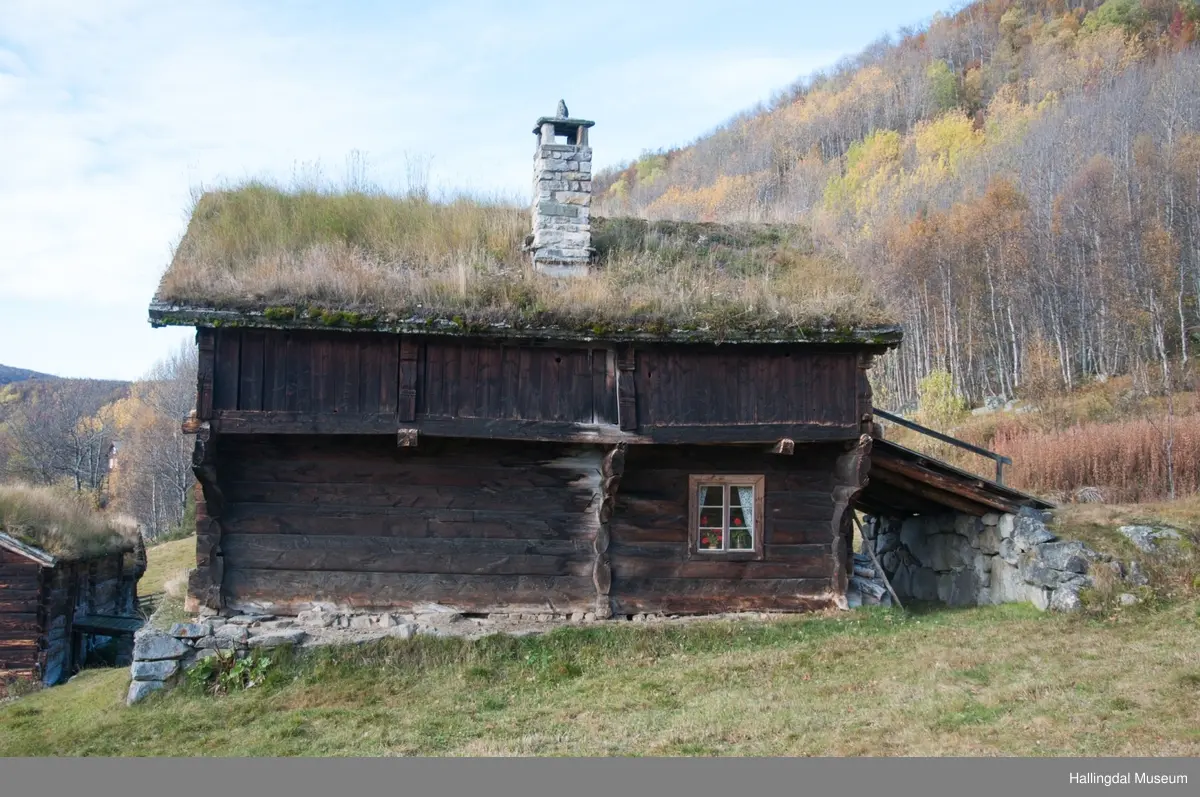 Setestugu-Loftstugu i øvre Døkki, Dokken gård i Sudndalen