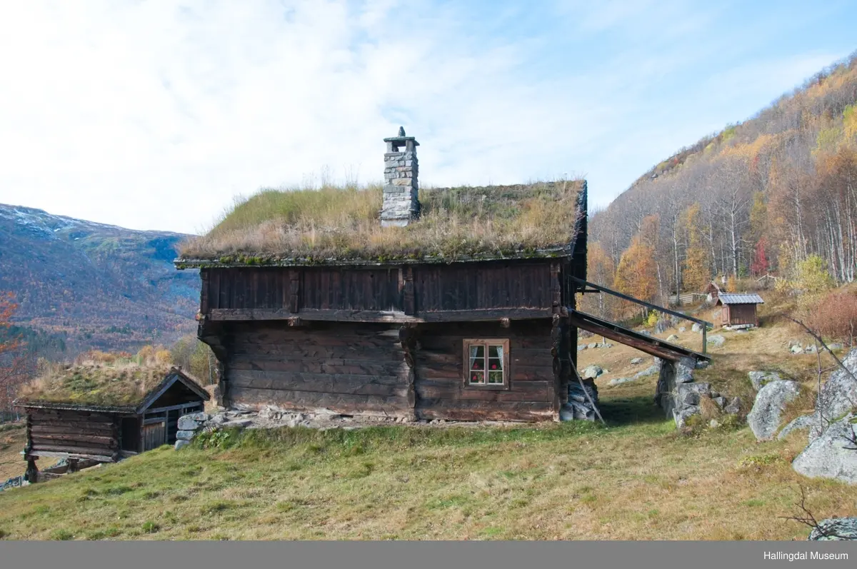 Setestugu-Loftstugu i øvre Døkki, Dokken gård i Sudndalen