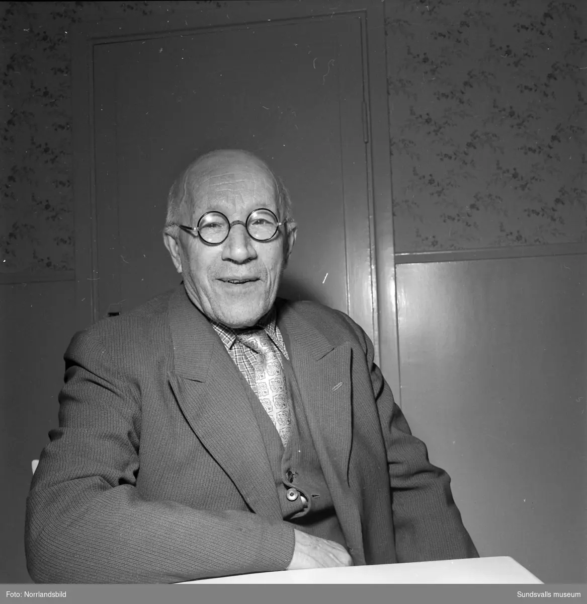 Herr Johan Lindgren, Heffners, 80 år.