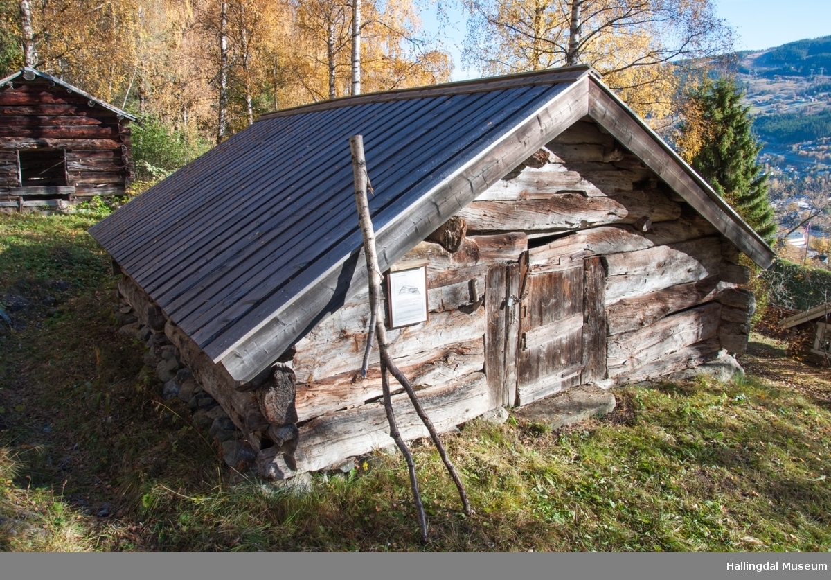 Fjøs fra stølen Vieren på Veståsen - Ål Bygdamuseum, Leksvol