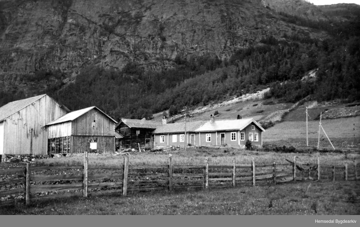 Garden Kyrkjebøen, 63.1, i Hemsdal kring 1900.