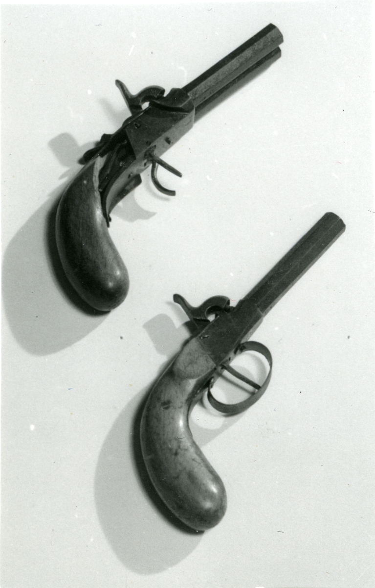 2 pistoler