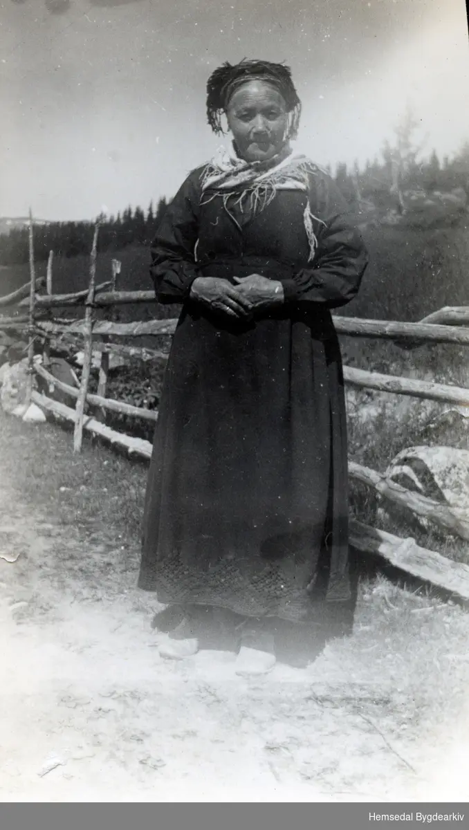 Birgit J. Flaten (1865-1940), fødd Båste.