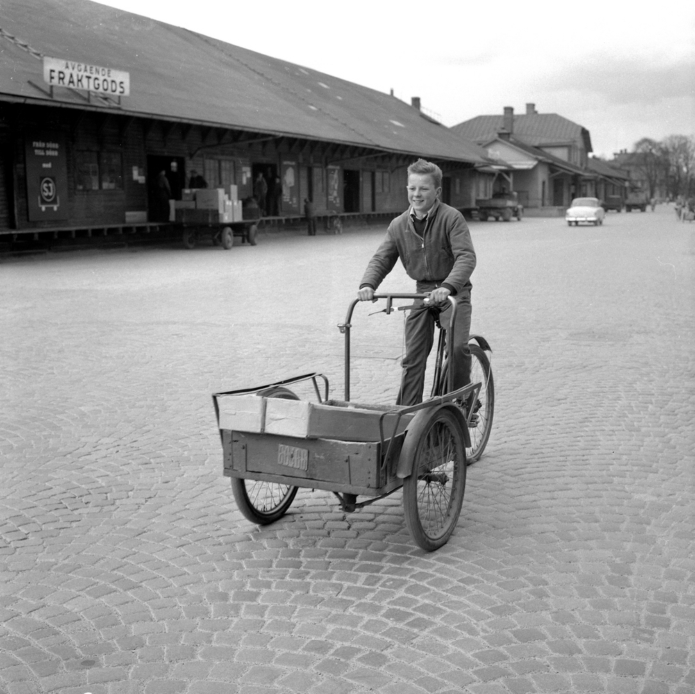 Reportage om springpojkar. 25 maj 1955.Östra Bangatan.