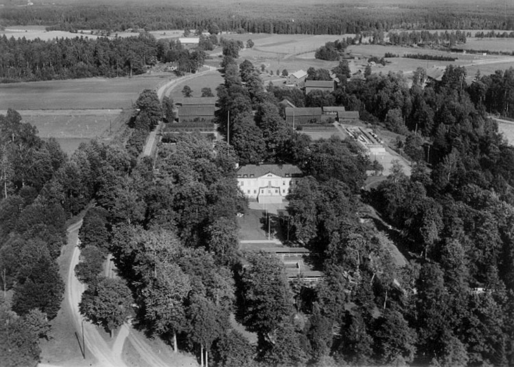 Flygfoto över Skyllbergs Herrgård.
Bilden tagen för vykort.