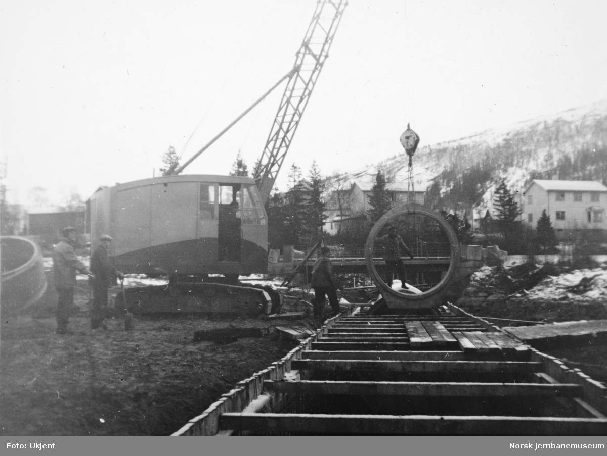 Jernbaneanlegget Mosjøen-Mo i Rana : gjenfylling av Mobekken, nedheising av rørene