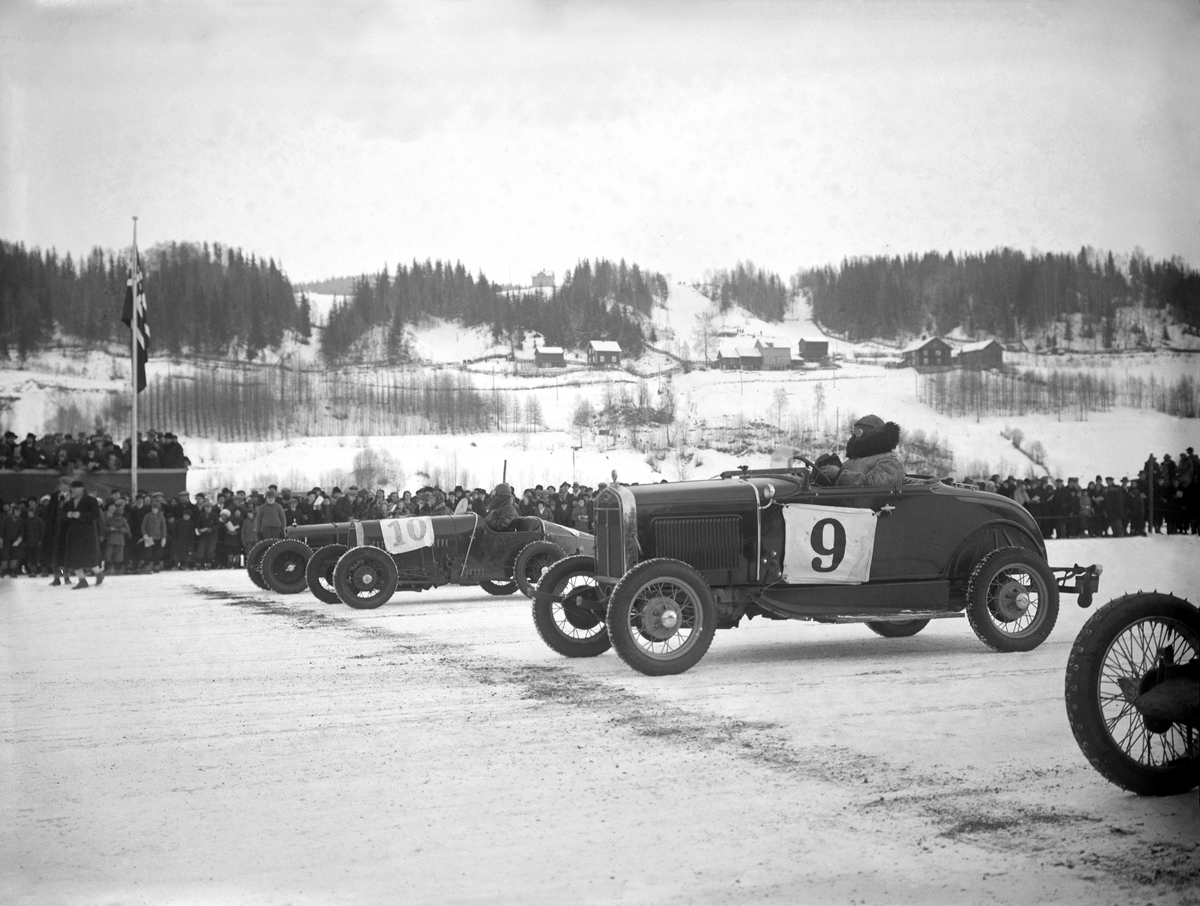 Mjøsløpet 1933, K N A, Oslo. Arvid Johansen med startnr. 9, en Ford A årsmodell 1930-31