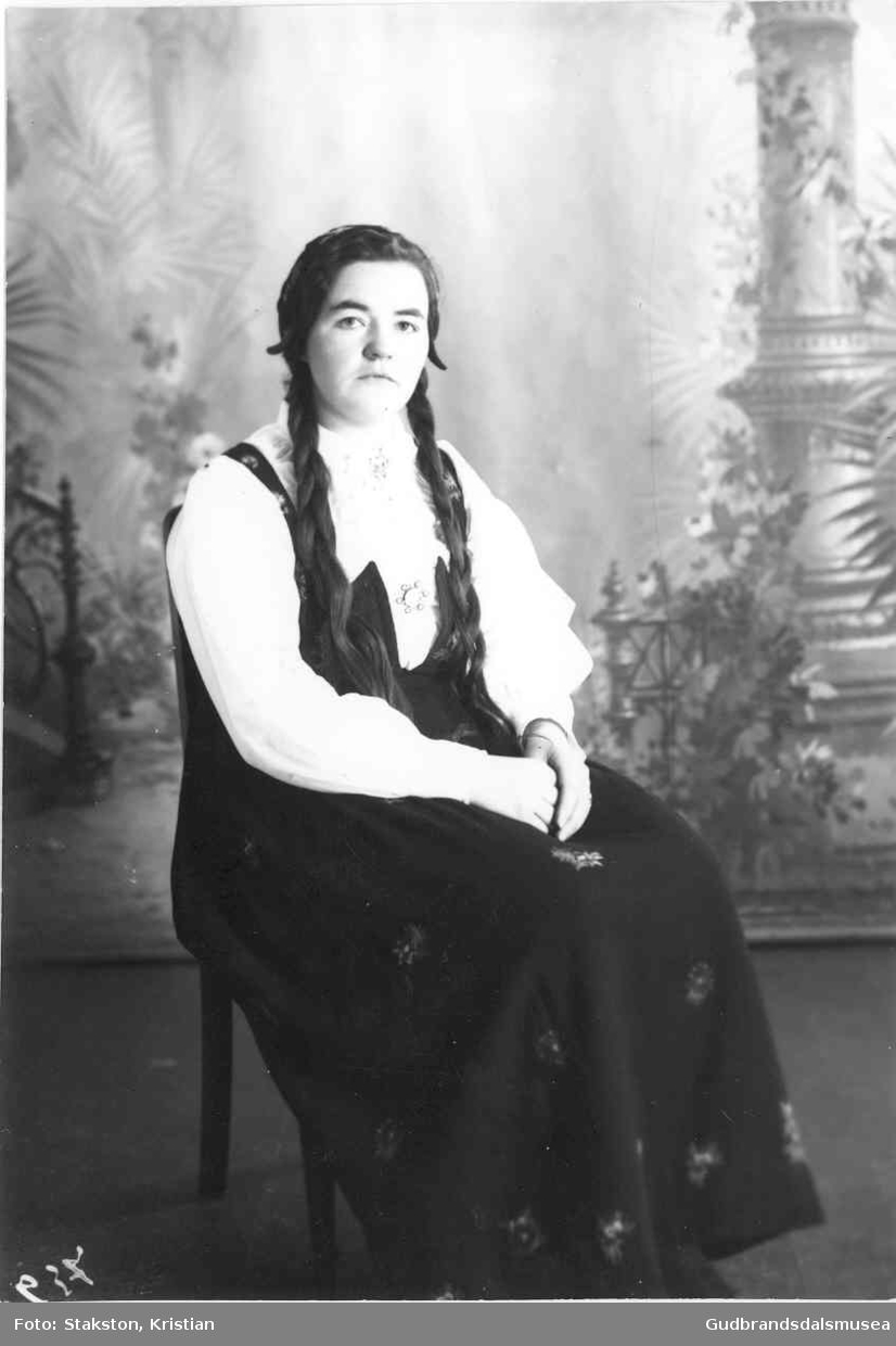 Kari Bustad (f. 1913 g. Lien)
