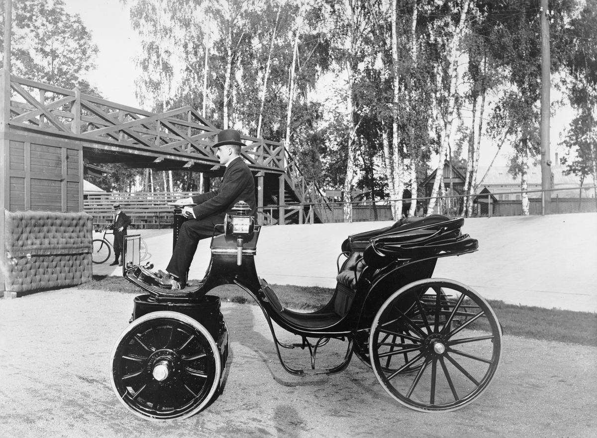 Elektrisk automobil, konstruerad år 1900 av ing. Harald Håkansson, sv.pt.nr.12.128.