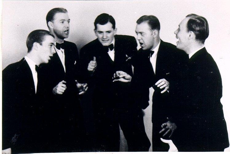 Dansband."Nasko Singers" slutet av 1930-talet. Från vänster Stig Carlsson, Curt Augustsson, Anders Heribertz, Gunnar Augustsson och Allan Winberg. Foto Torin.