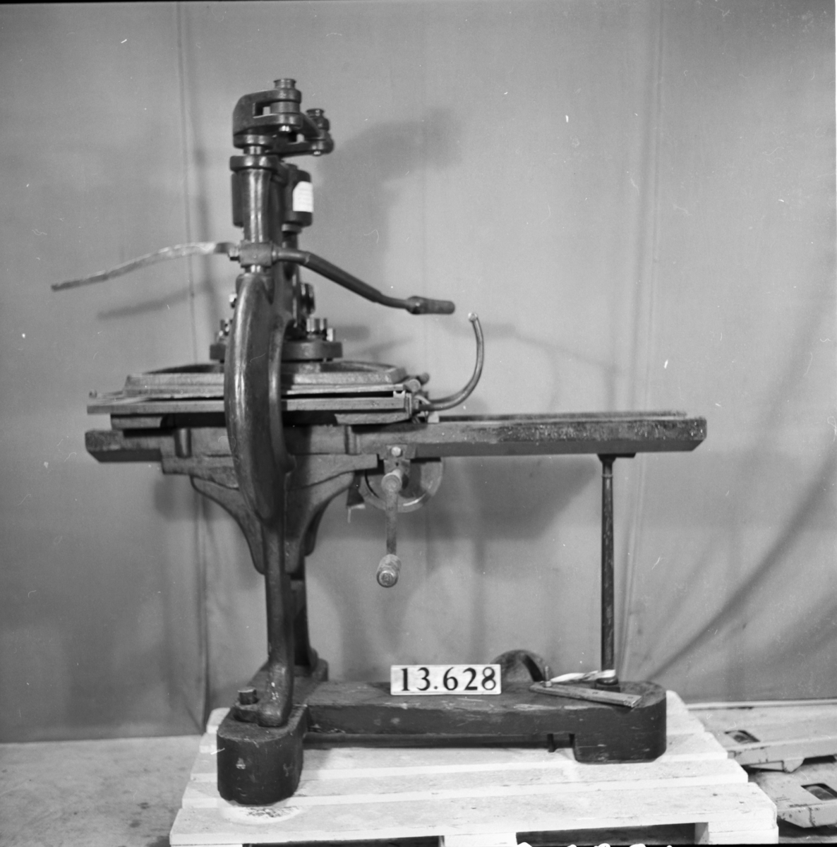 Tryckpress av Stanhopes modell. Remmikan överlämnad den 14.9 1937.