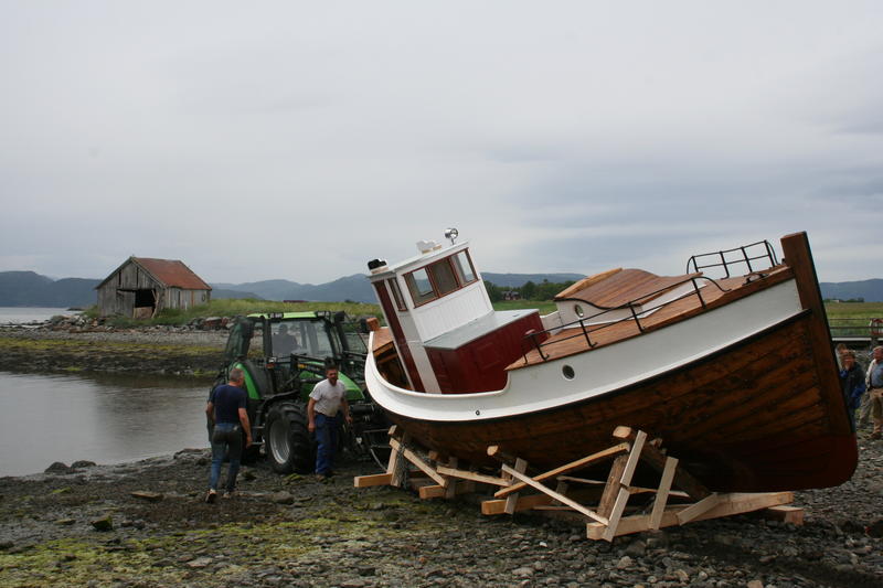 Børsabåten Eivind sjøsettes. (Foto/Photo)