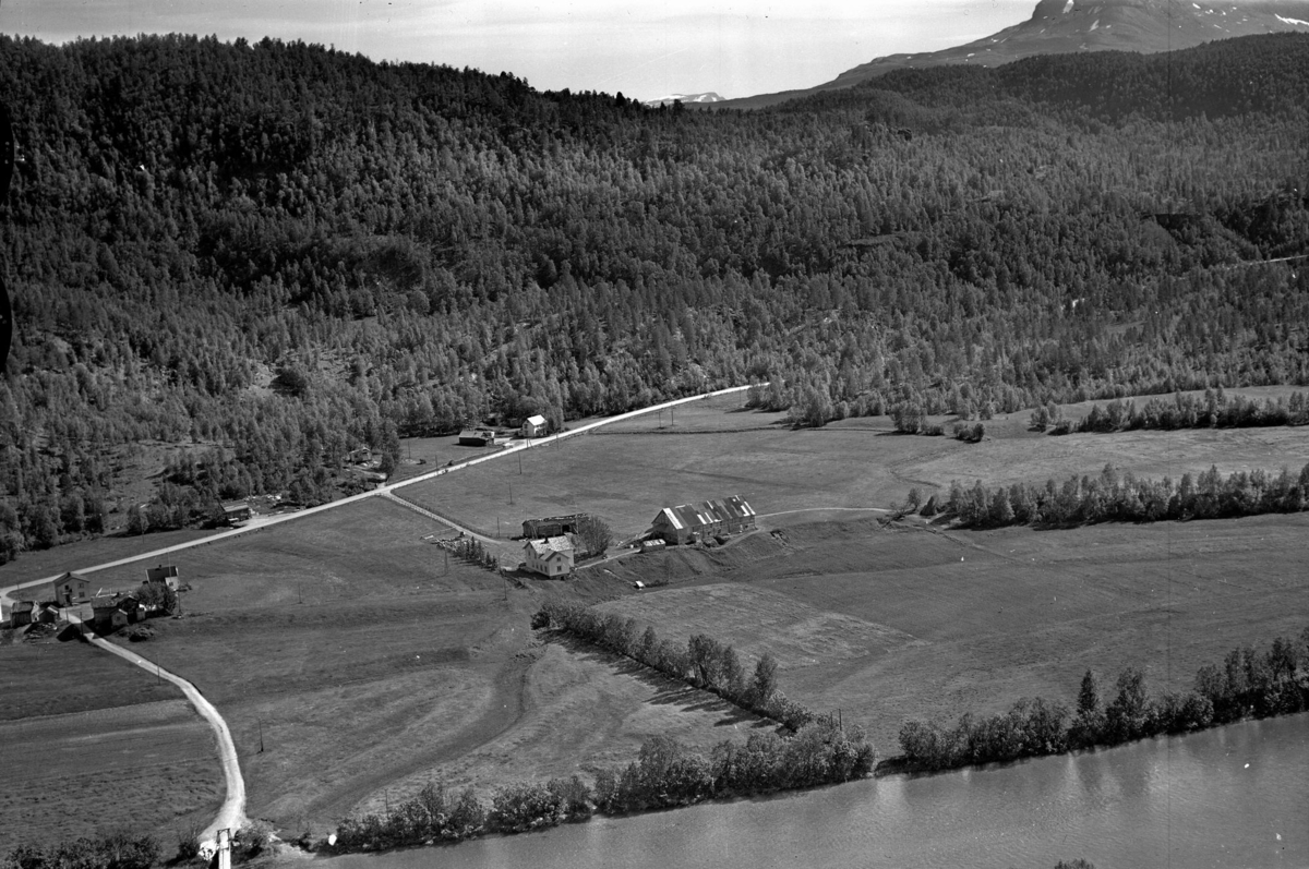 Flyfoto: Salangsdalen, Søndre Brandvoll i Bardu 1956