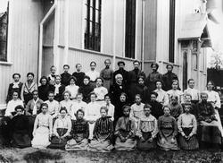 Gruppebilde fra leserdagen 1905 ved Urskog kirke