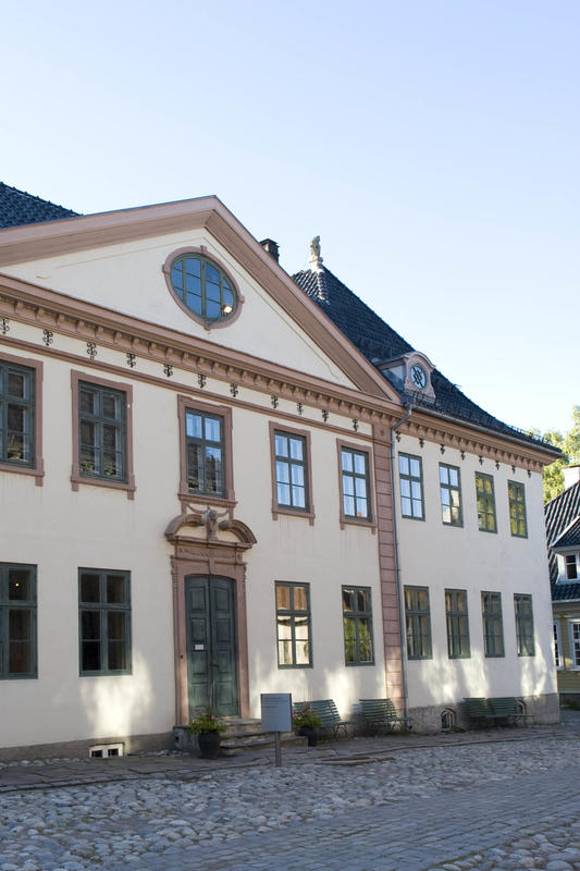 Collettgården, Kirkegata 15