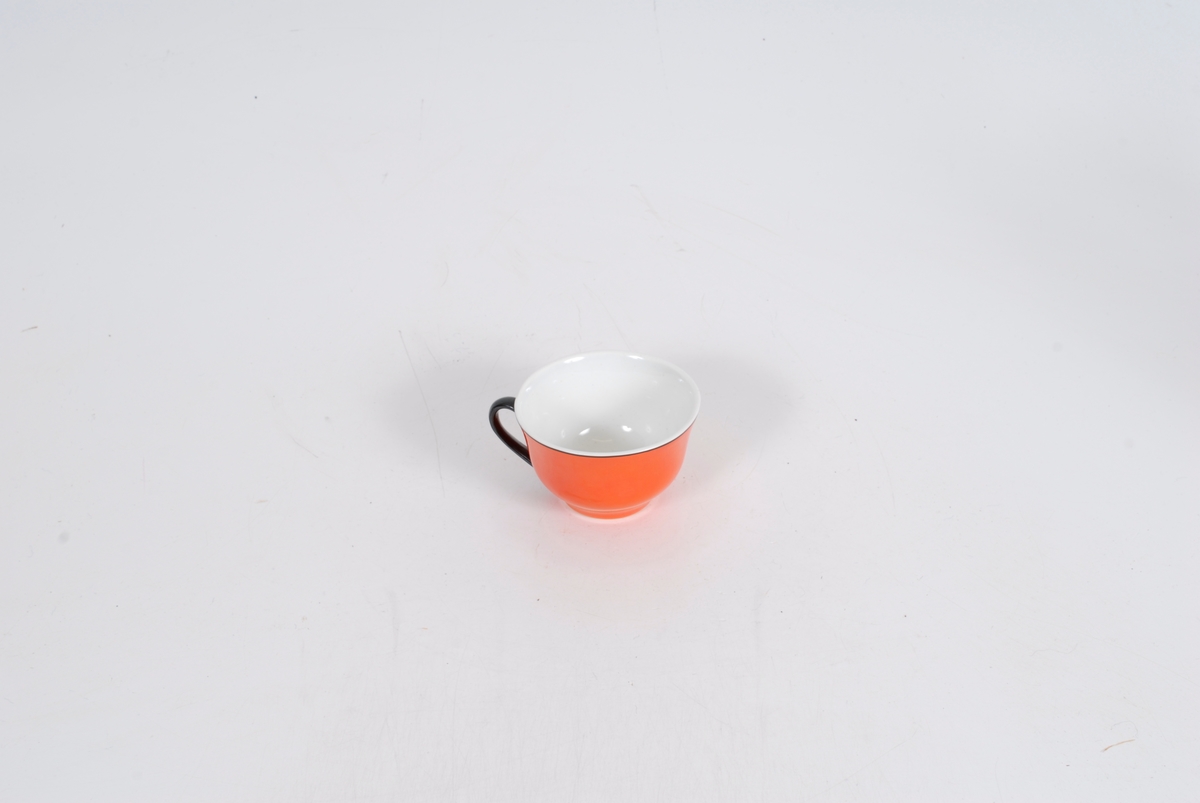 Form: Relativt stor kaffekopp
