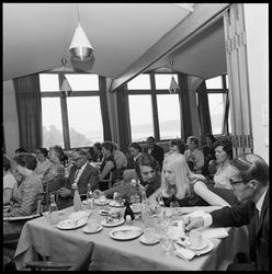 Besøk av husmorlag for distriktet.