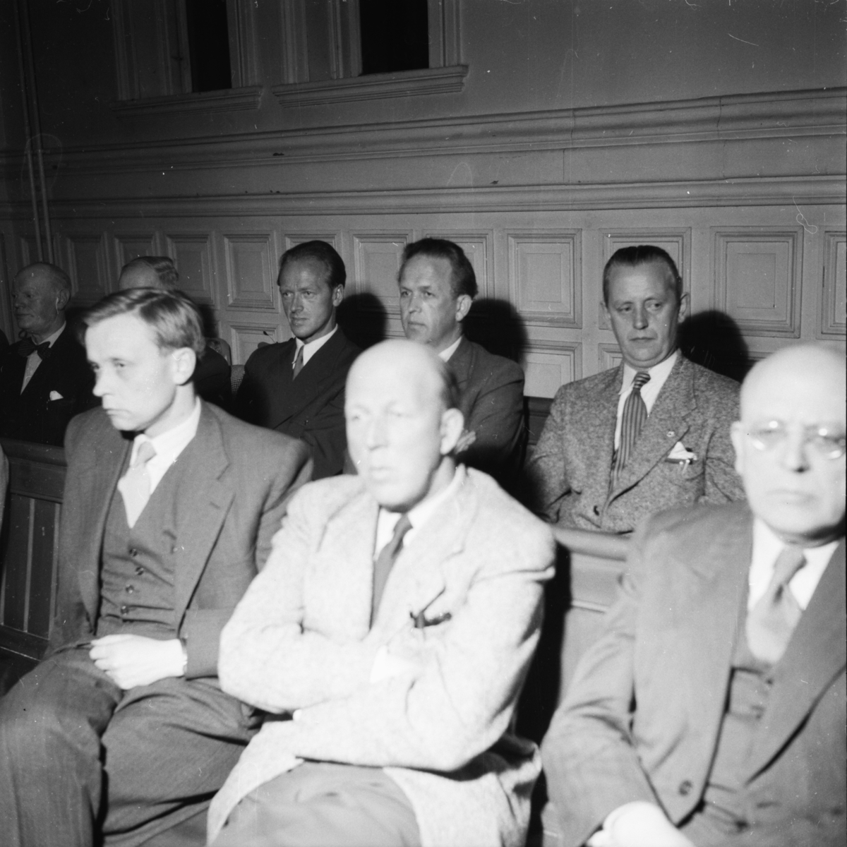 Vardens arkiv. "Byjubilekomiteen i Skien (1951)
Jurysalen i Rådhuset"  06.05.1954