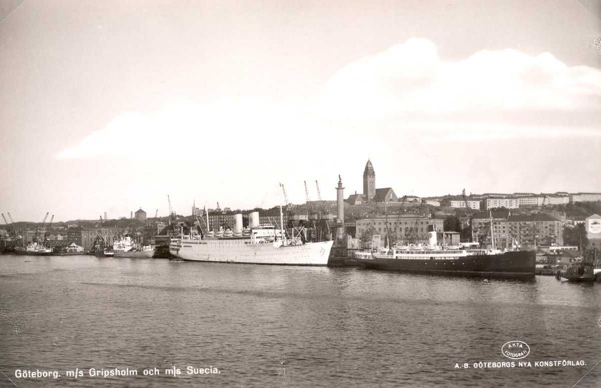 MS Gripsholm och MS Suecia i Göteborgs hamn.