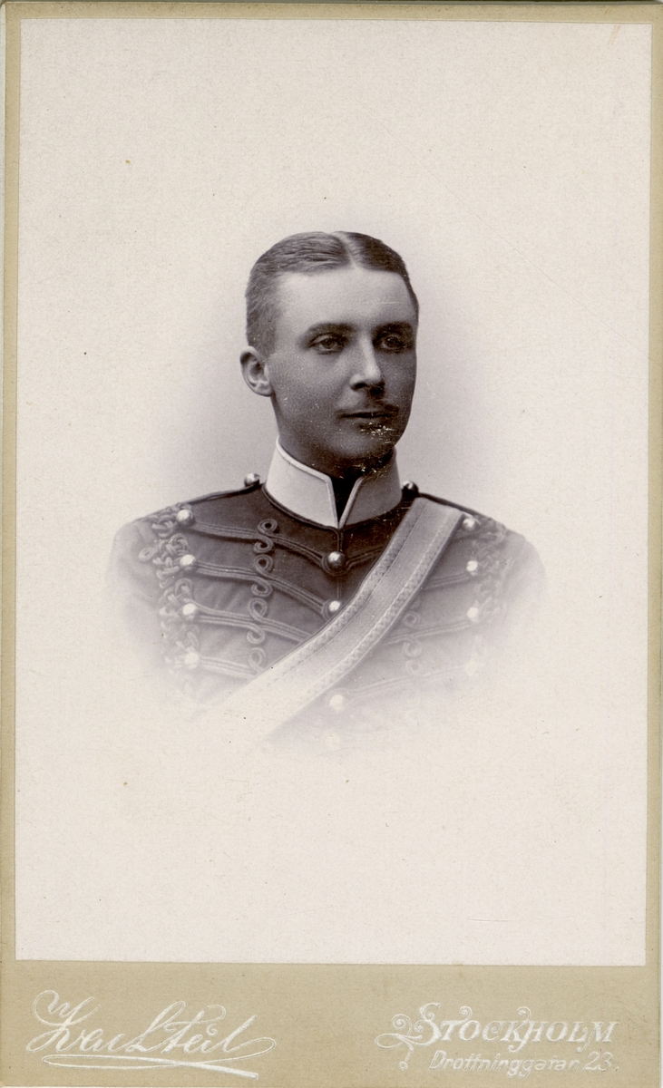 Porträtt av Olof Waldemar Smedberg, officer vid Wendes artilleriregemente A 3.
