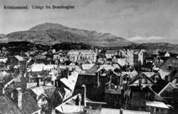 Postkort med motiv sett fra brannvakten; trolig fra det gaml