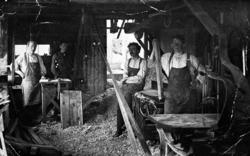 Pettersens Møbelverksted, eiendommen Damhus, Flatsetsundet i