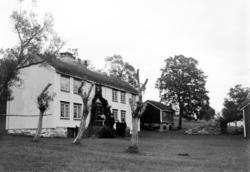 Tekst mangler. Her trenger vi hjelp av noen som kjenner seg 