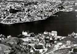 Flyfoto med tekst_  ";Kristiansund N  4 I 46."; Nærmest ser 