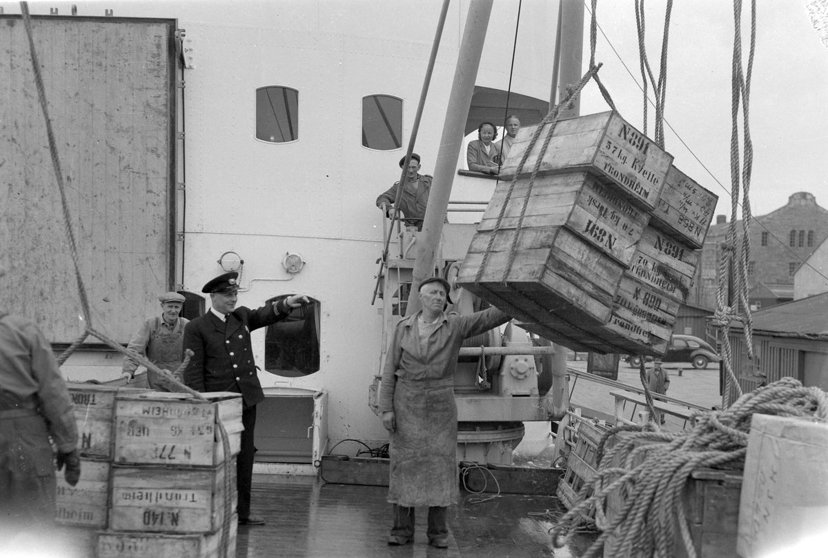 Fra Hurtigruta Håkon Jarl