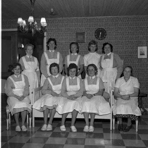 Personalen på Mellbyro ålderdomshem i Gränna 1962.