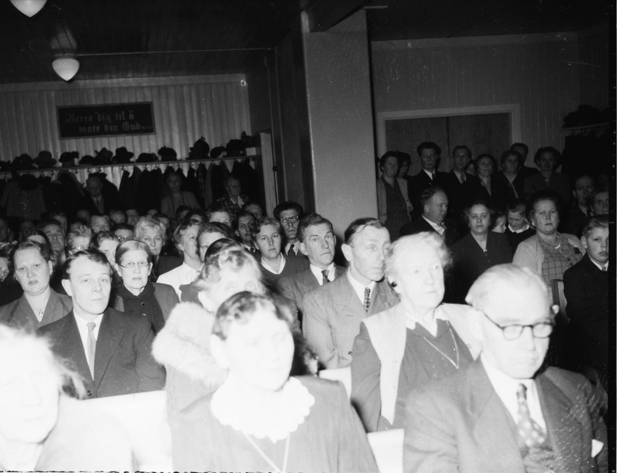 Vardens arkiv. "Frikirkens 70 års jubileum"  17.01.1954