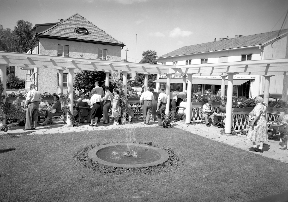 Källmans konditori i Charlottenberg den 8 juli 1949.