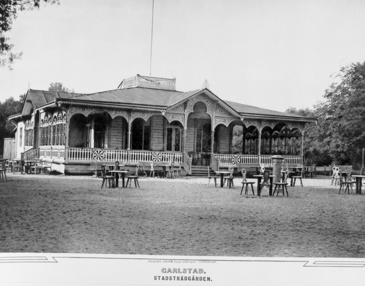 Bilderna kommer från ett planschverk över Karlstad utgivet av Johannes Jaeger 1884. Museets exemplar är en hyllningspresent till avgående landshövdingen Henrik Gyllenram som tillträdde 1873 och avgick den 1 maj 1885.