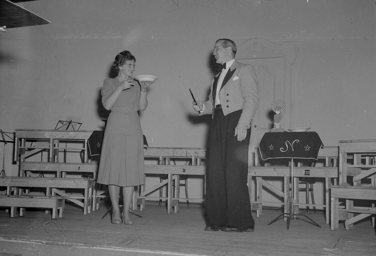 Jernbanens hobbyutstilling i Folkets Hus og amatørteater i Frimurerlogen