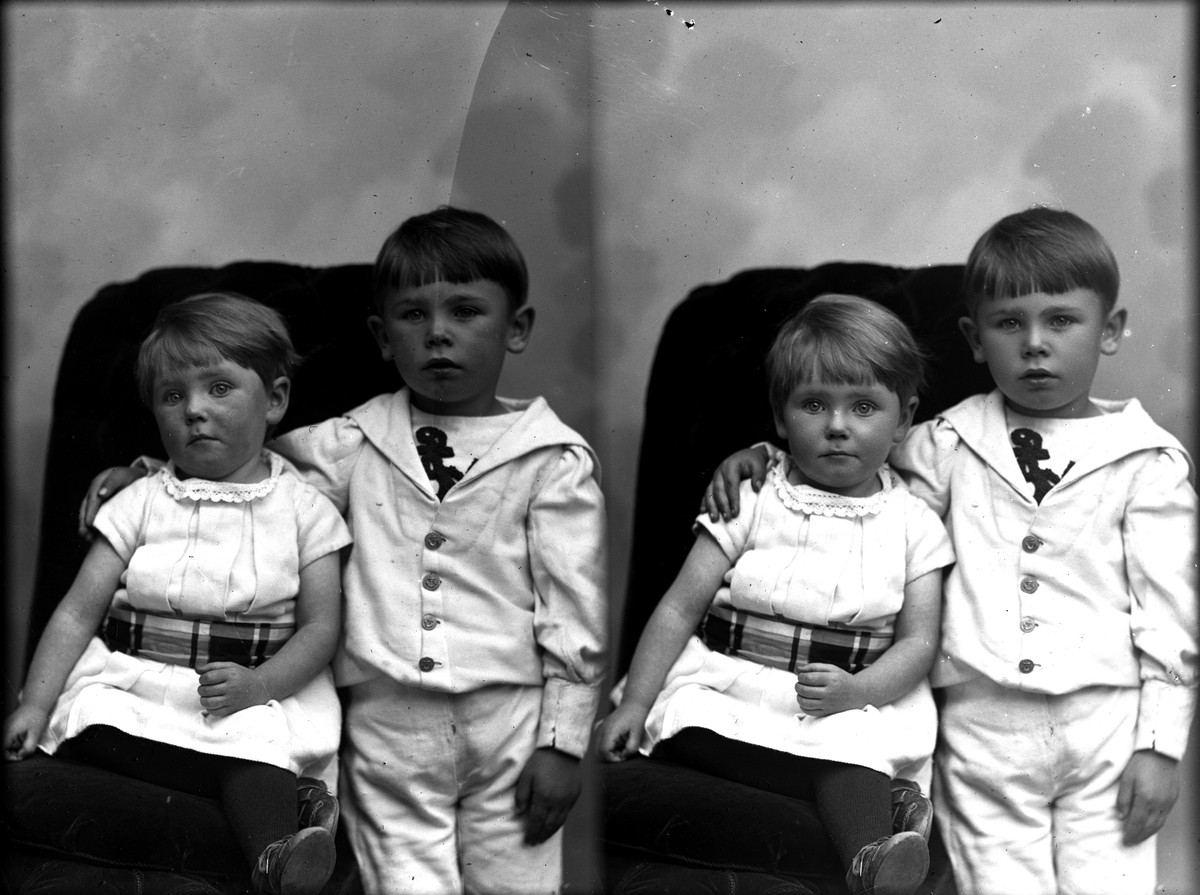 Gunnar Hallströms (s:r) barn, 1891, Köping.
Fotograf okänd.