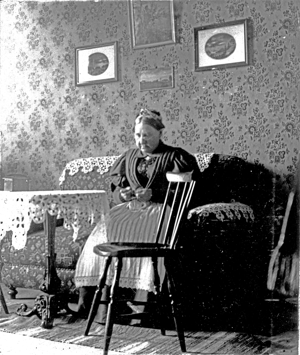 Mathilda Wiberg syster till Amelie B. Fotograf Alfred Bergendahl. Givare H Bergendahl.