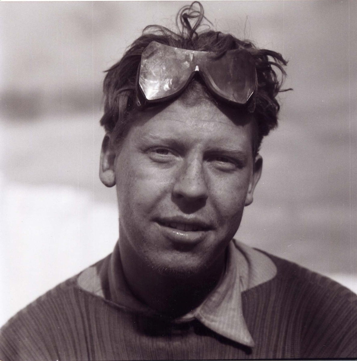 "Stig Hallgren, expeditionens fotograf och allmän hjälpreda."